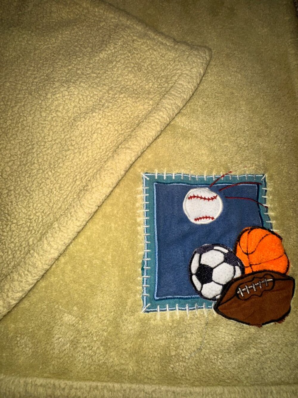 VTG 30x38 SMALL WONDERS Sports Balls Chartreuse Green Plush Crib Baby Blanket